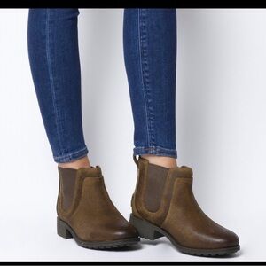 Ugg bonham Chelsea boot size 8